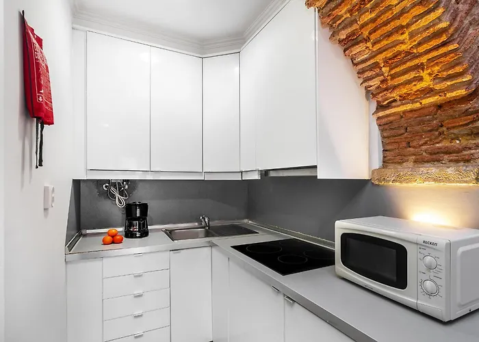 Whome Cozy Alfama Haven: Perfect For Exploring Lejlighed *